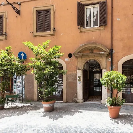 Apartman Spectacularly Bright, By Piazza Navona And The Pantheon - A/c, Wifi, Elevator *
