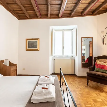 Apartman Spectacularly Bright, By Piazza Navona And The Pantheon - A/c, Wifi, Elevator